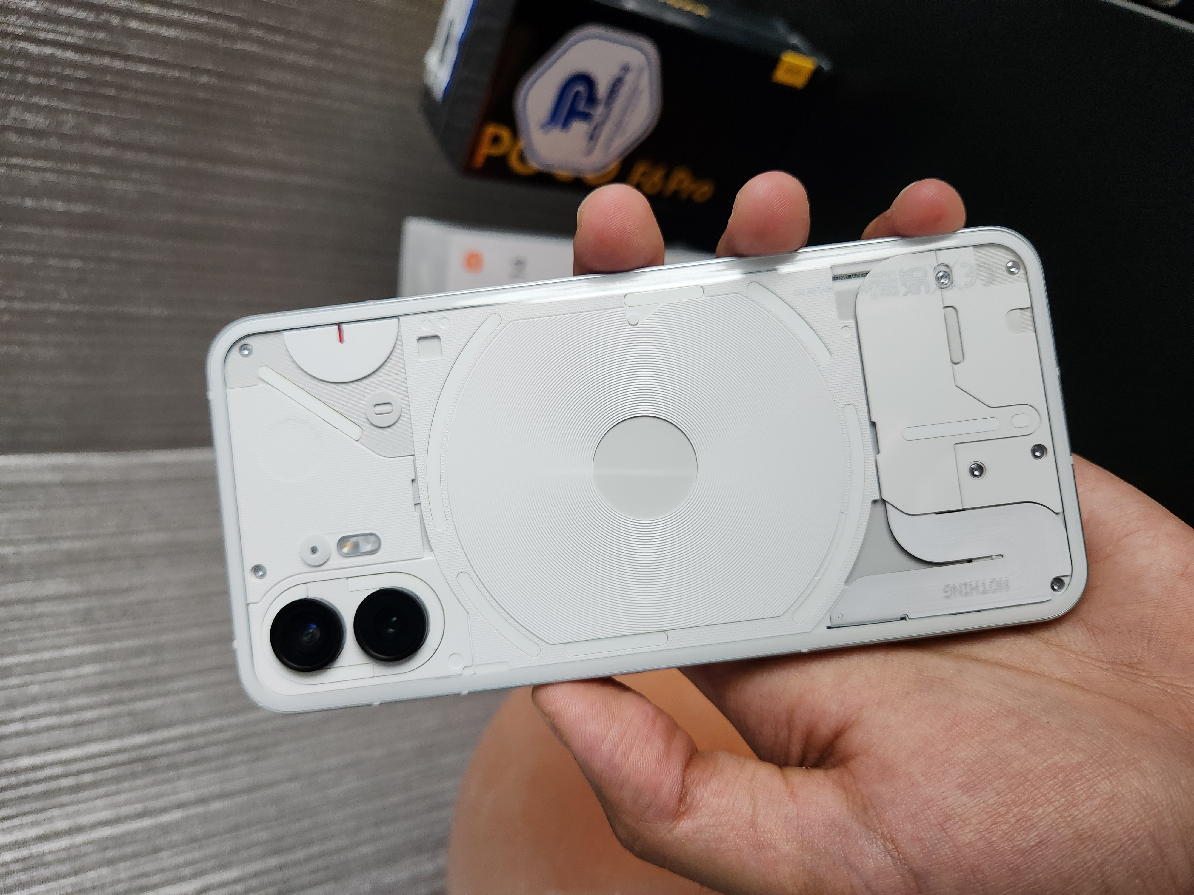 گوشی nothing phone 2 کارکرده با ظرفیت ۲۵۶ گیگابایت